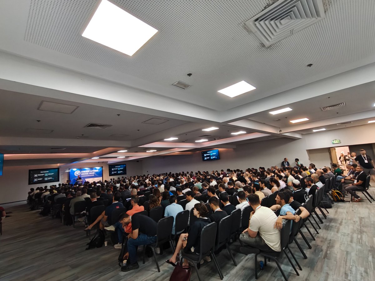 OWASP_IL's tweet image. Standing room only for @barzik&apos;s keynote at @OWASP #AppSecIL!