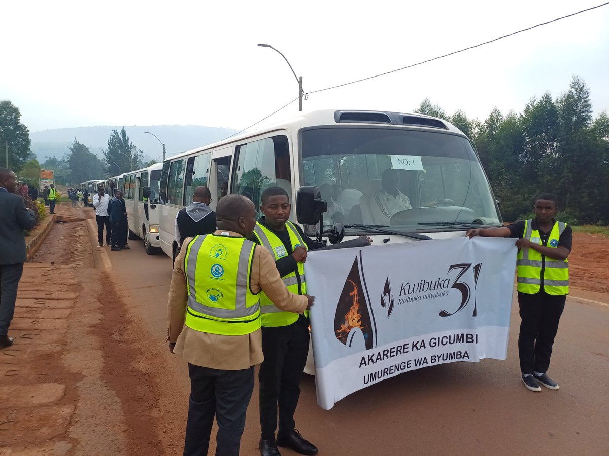 Radio Ishingiro 107.5 FM (@radioishingiro) on Twitter photo AKA KANYA: Abakozi ba <a href="/Byumbasector1/">BYUMBA SECTOR, Gicumbi District</a> n’abakorera muri uyu murenge bifatanyije mu rugendo rwo kwibuka ku nshuro ya 31, bagiye gusura Urwibutso rwa Jenoside rwa Kigali (Gisozi), bashyiraho indabo mu rwego rwo kunamira abazize Jenoside yakorewe Abatutsi mu 1994. #Kwibuka31 AKA KANYA: Abakozi ba <a href="/Byumbasector1/">BYUMBA SECTOR, Gicumbi District</a> n’abakorera muri uyu murenge bifatanyije mu rugendo rwo kwibuka ku nshuro ya 31, bagiye gusura Urwibutso rwa Jenoside rwa Kigali (Gisozi), bashyiraho indabo mu rwego rwo kunamira abazize Jenoside yakorewe Abatutsi mu 1994. #Kwibuka31