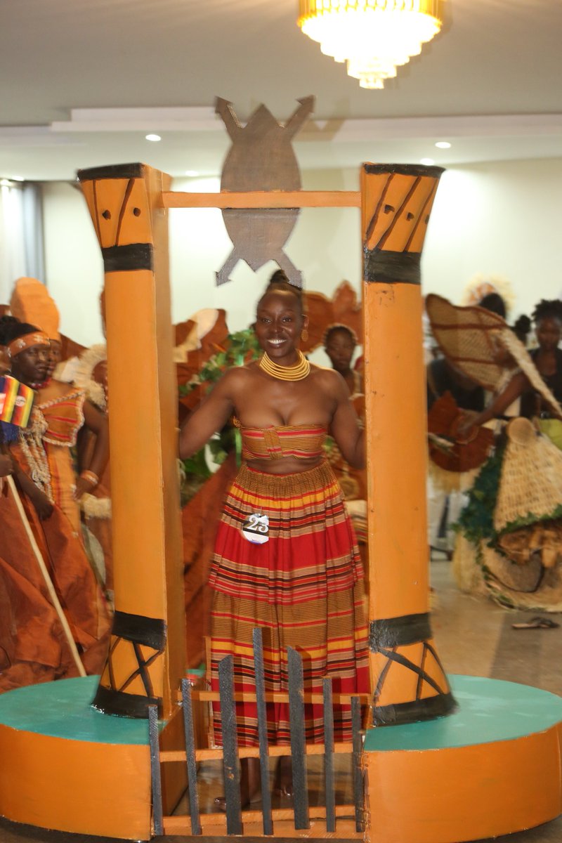 Abawala abavuganya ku bwannalulungi weby'obulambuzi mu Buganda, boolesezza eby'obuwangwa eby'enjawulo ebyoleka omuganda omutuufu okuli; e nnyambala, olulimi, ebitone nga amazina, okutontoma, okusiiga ebifaananyi, okuzannya katemba, n'ebyafaayo by'Amasaza gye basibuka.