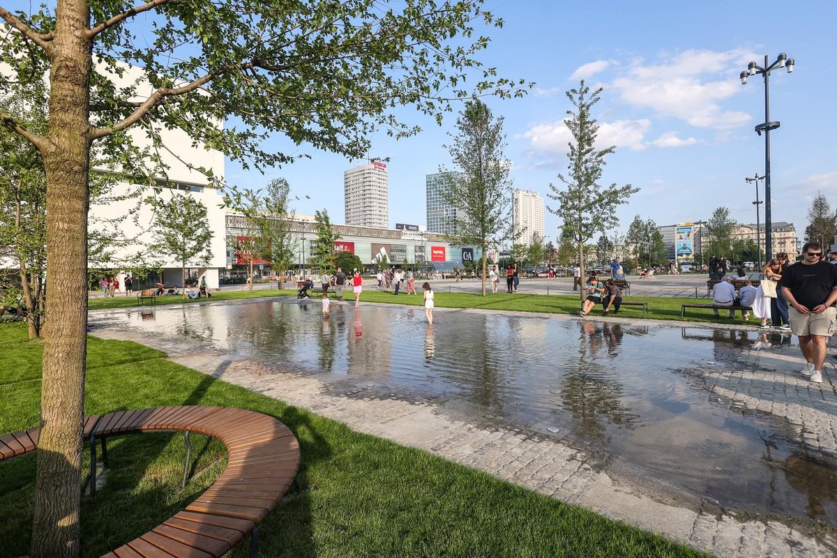 Plac Centralny - nowe miejsce spotkań w sercu Warszawy ❤️

Byliście już? Jak oceniacie?