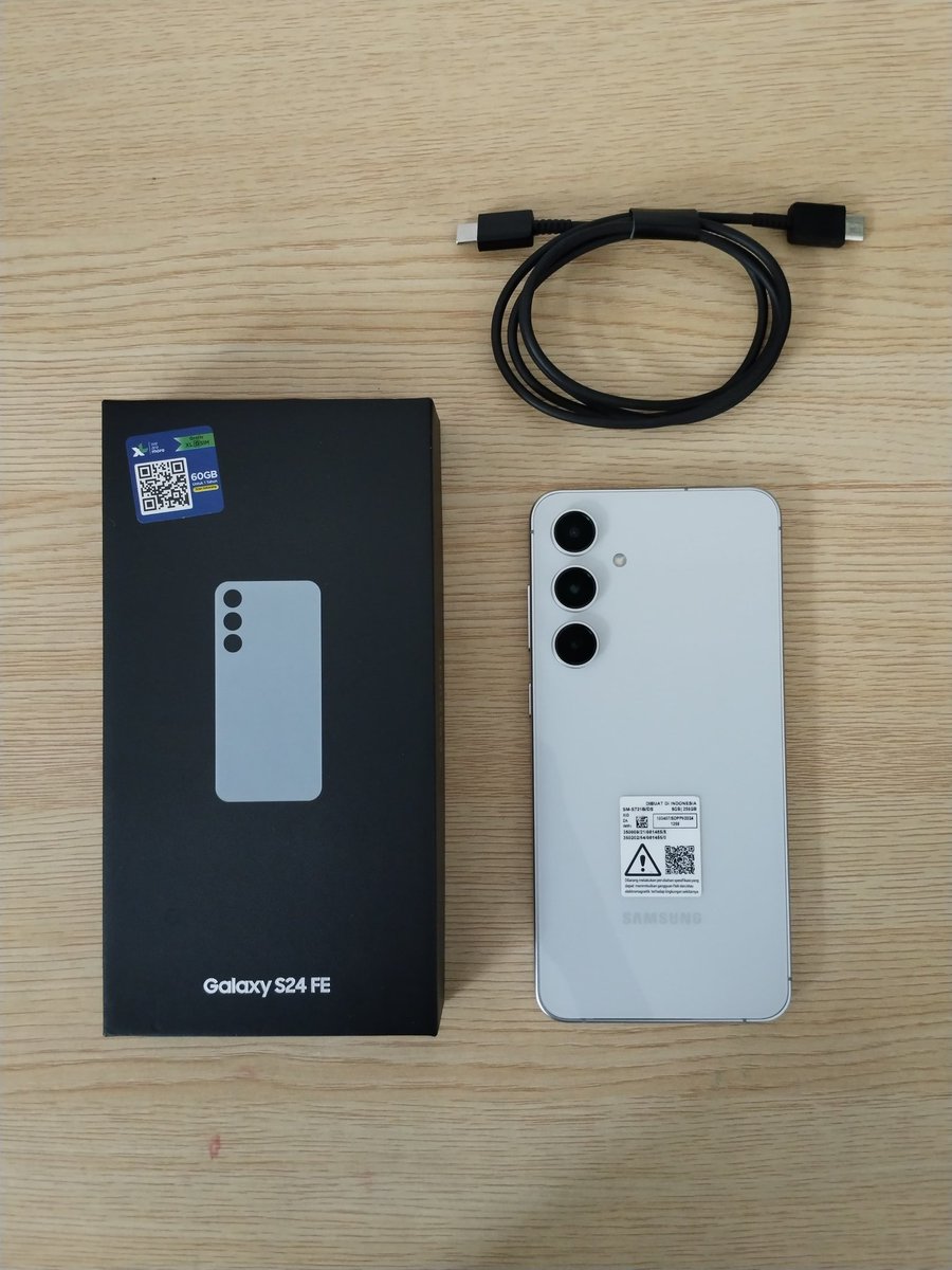 messviw14's tweet photo. @ezash WTS [Jabodetabek] Samsung Galaxy S24 FE  8GB/256GB putih, kondisi masih baru banget beli Mei tgl 27, Jual 8,5 aja nego sampai jabat tangan. (Beli di eraphone) #lapakcot #samsunggalaxy #KhilafClubMei https://t.co/MUyC2mC6Od
