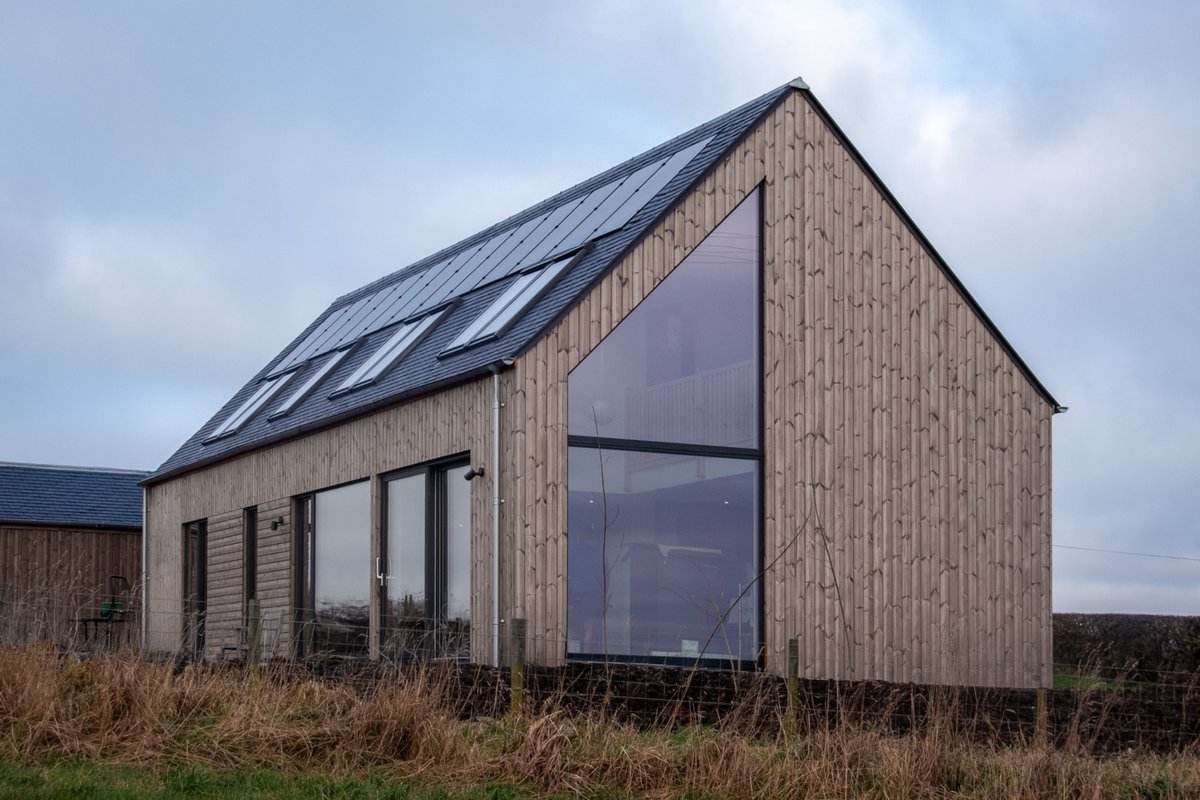 jmlsips's tweet photo. This bespoke design based on our Nord standard range is nearing completion, & it’s looking incredible! Sleek, modern, & crafted to perfection combining modern forms of construction & timeless design. #Longhouse #SustainableBuilding #SIPPanels #ArchitecturalDesign #BespokeHomes https://t.co/IjST8xDTJF
