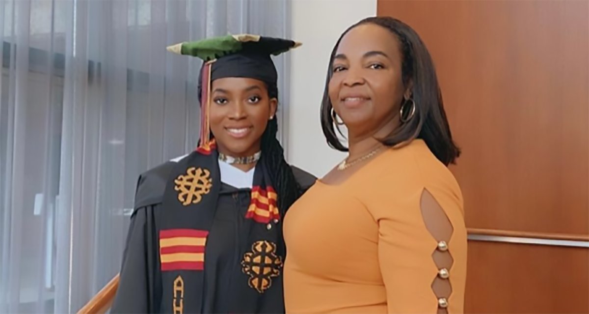 From Jamaica to Miami, Dionne’s grit helped her daughter Shakalah rise—from NMB high school to graduating law school on a full ride at Boston College. A powerful story of resilience, sacrifice &amp; dreams realized. 

Read more: biscaynetimes.com/news/hard-work…

#Miami #Education #Inspiration