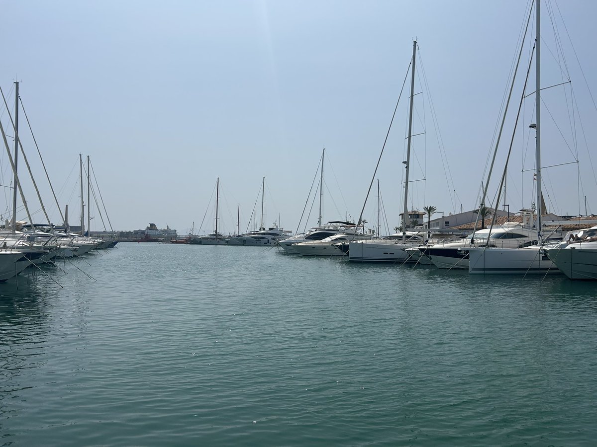 dan15w's tweet image. Little look around the island 🇪🇸, a lot of these boats made in Poole
Centre of the universe.