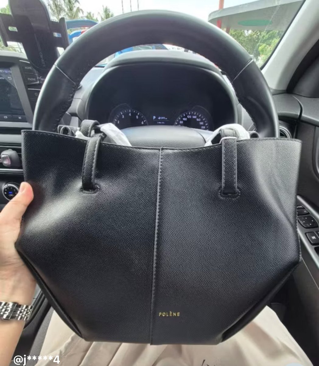 Banyakkk gilaa yang jual d*pe Polene but sis ni kata dekat seller ni paling nampak legittt!! Siap dapat dust bag lagiii 🙌🏻