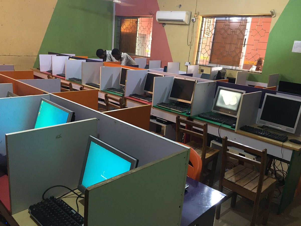 iRetroPro's tweet image. I'm available if you need an IT technician for wireless or wired connectivity. WAEC infrastructure requirements for CBT demand wired LAN. Attached is a sample of a currently Used WAEC CBT lab in Oyo state done by us. We offer various other IT services