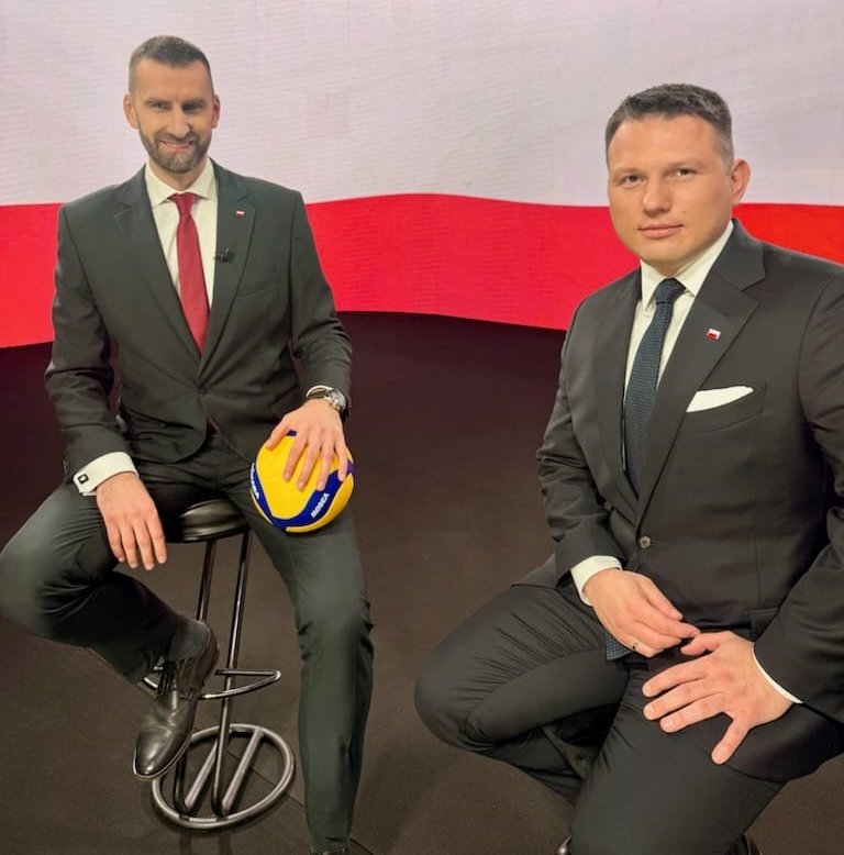 Minęło sporo czasu od kiedy zacząłem na poważnie myśleć o działalności politycznej. To nie jest decyzja chwili, a efekt obserwacji, zbierania doświadczeń i dorastania do tego momentu poprzez działalność biznesową, społeczną i samorządową.

Polityka nie jest mi potrzebna do