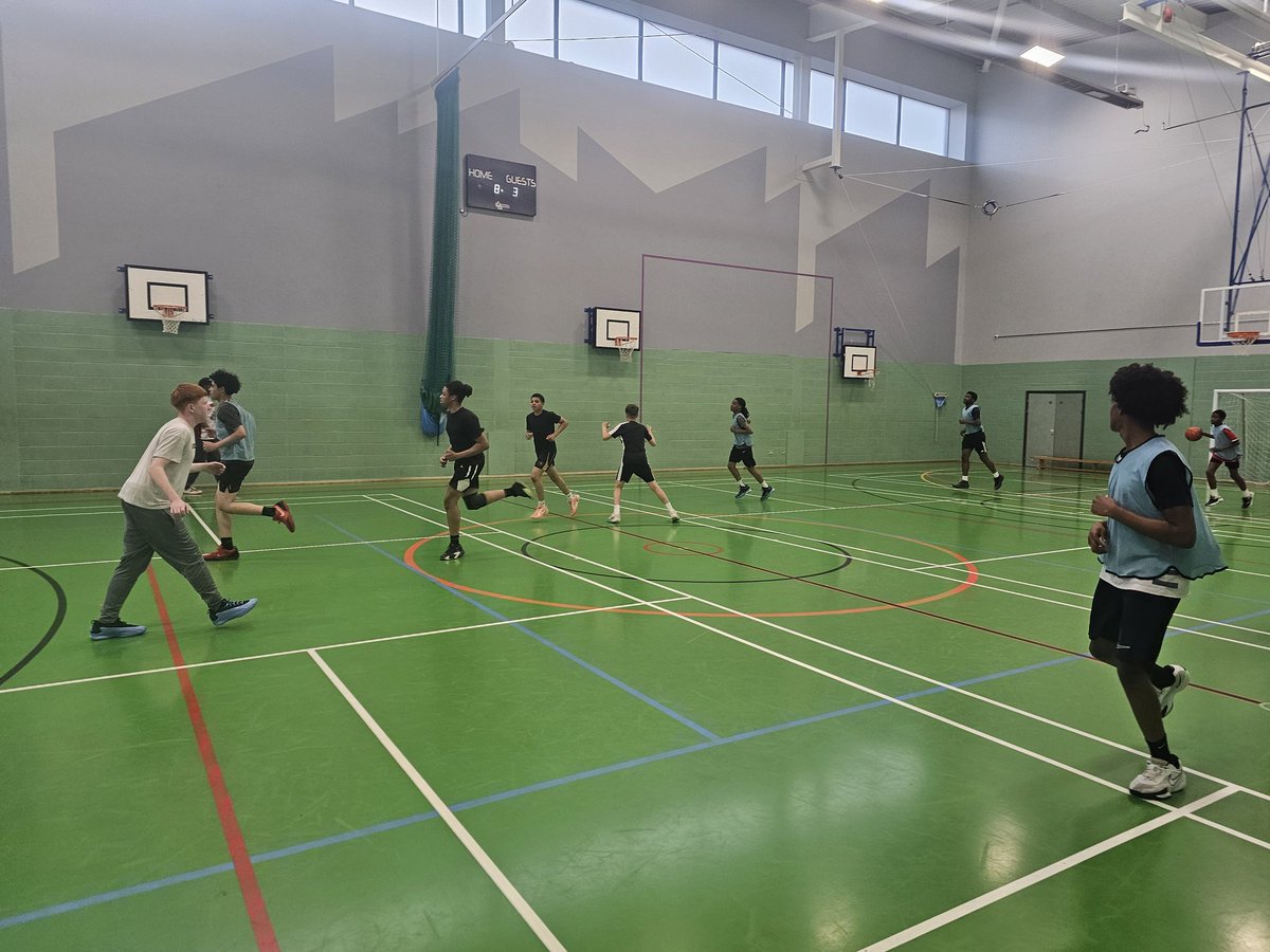 Yesterday evening  we had a community run at Legacy Youth Zone to provide a safe space for young people to play basketball. #gocroydoncougars