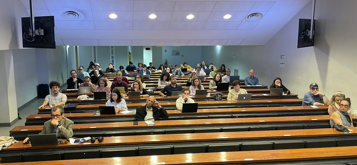 Colloque #defacto à Assas sur : former, informer et désinformer par l’image, c’est parti ! 2 jours qui s’annoncent passionnants. Programme: carism.assas-universite.fr/sites/default/…