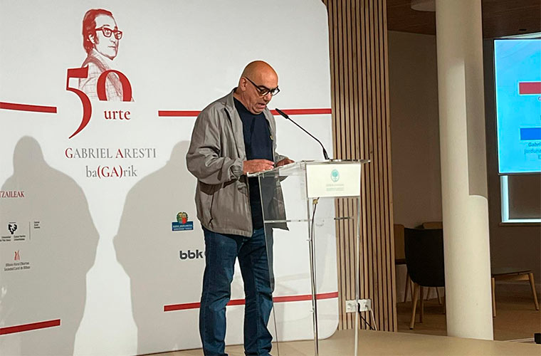 Gaur 50 urte betetzen dira Gabriel Aresti idazlea zendu zela. Hori dela eta, egitarau oparoa prestatu dute, elkarlanean lau elkarteren artean, tartean Gabriel Aresti Kultura Elkartea, “50 urte Gabriel Aresti ba(GA)rik” lelopean
gabrielaresti.org/711