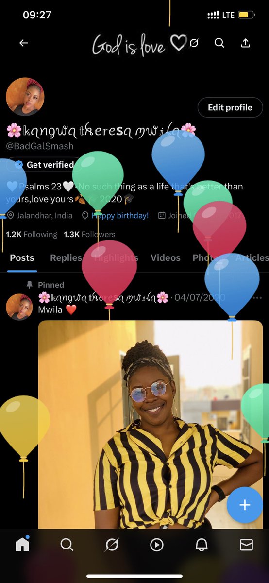 Got my signature x flowers….Here to another year of blessings 🥰
