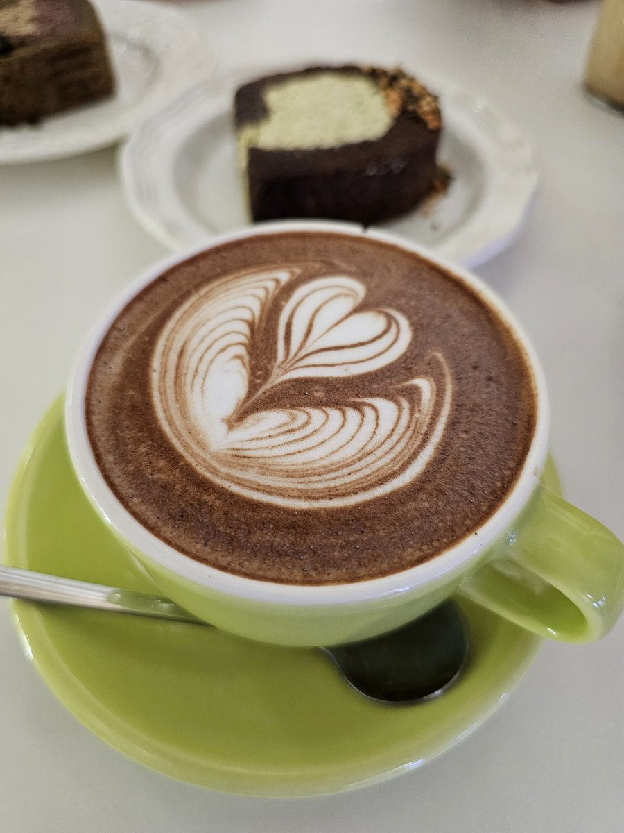 喜欢的一句话：
喜欢阳光，喜欢一切让我明媚的人和事 。
-

大王  若