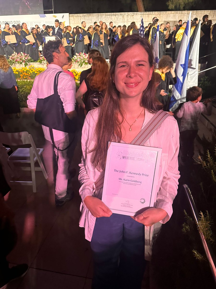 KarinGoldberg5's tweet photo. I’m excited to share that I received yesterday The John F. Kennedy Prize at the Weizmann Institute of Science that is awarded for excellence in Ph.D. studies and research! What an amazing recognition for the hard work and the amazing findings we made together with the amazing mentor Yifat Merbl @YMerbl and the Merbl lab!