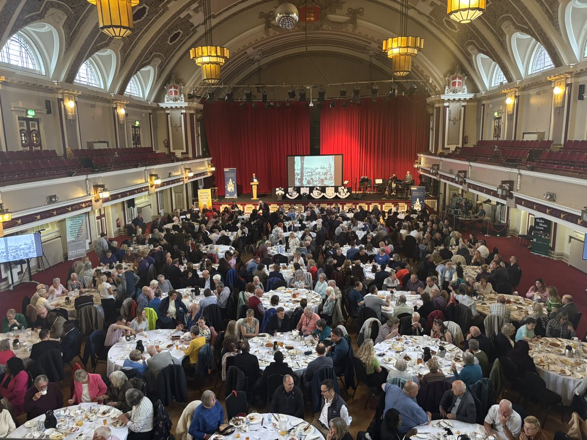 Starting the day off right with many friends at the Civic Prayer Breakfast at the magnificent Kings Hall as we kick off celebrations for the Stoke-on-Trent Centenary. 
Vis units fortior ✊ #StokeonTrent #lovewhereyoulive