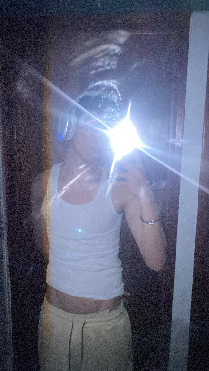 Stiven_1325's tweet photo. Noches https://t.co/kCvLmqHQve