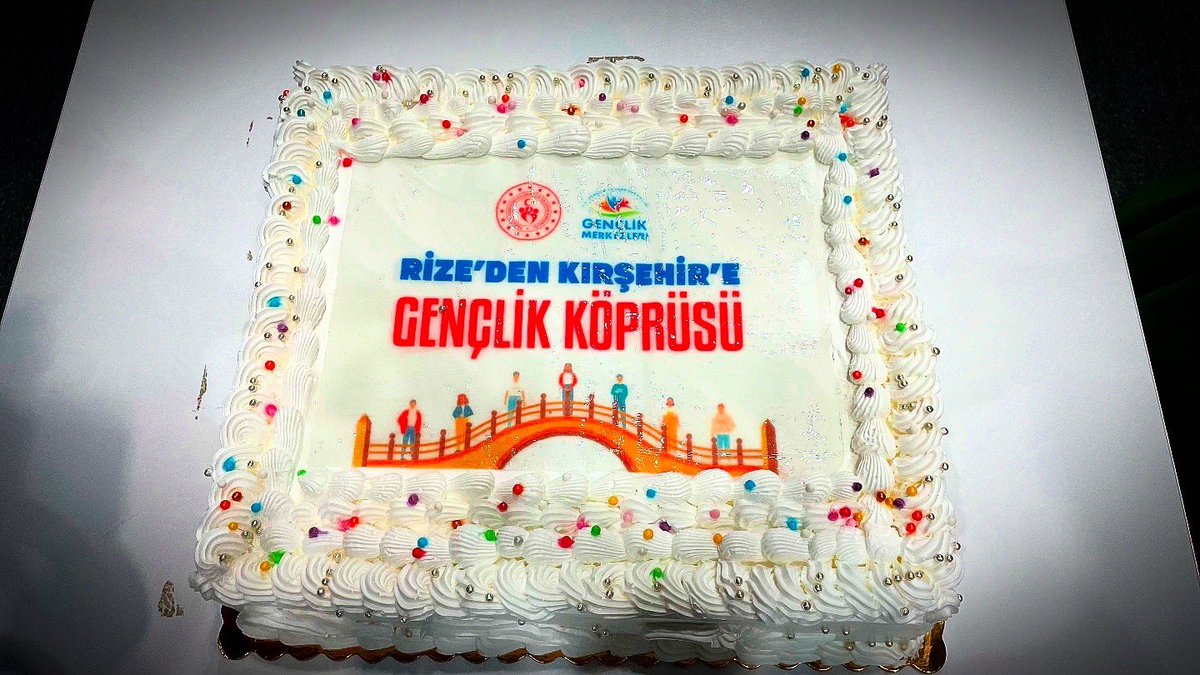 GSB_CayeliGM's tweet photo. Rize’den Kırşehir’e Gençlik Köprüsü projemizin Veda Programında Kırşehir’den gelen gençlerimiz ile Rize’den Kırşehir’e giden gençlerimizin buluştuğu programda gençler, doyasıya eğlendi. #çayeligm https://t.co/u4X8pyPPGc