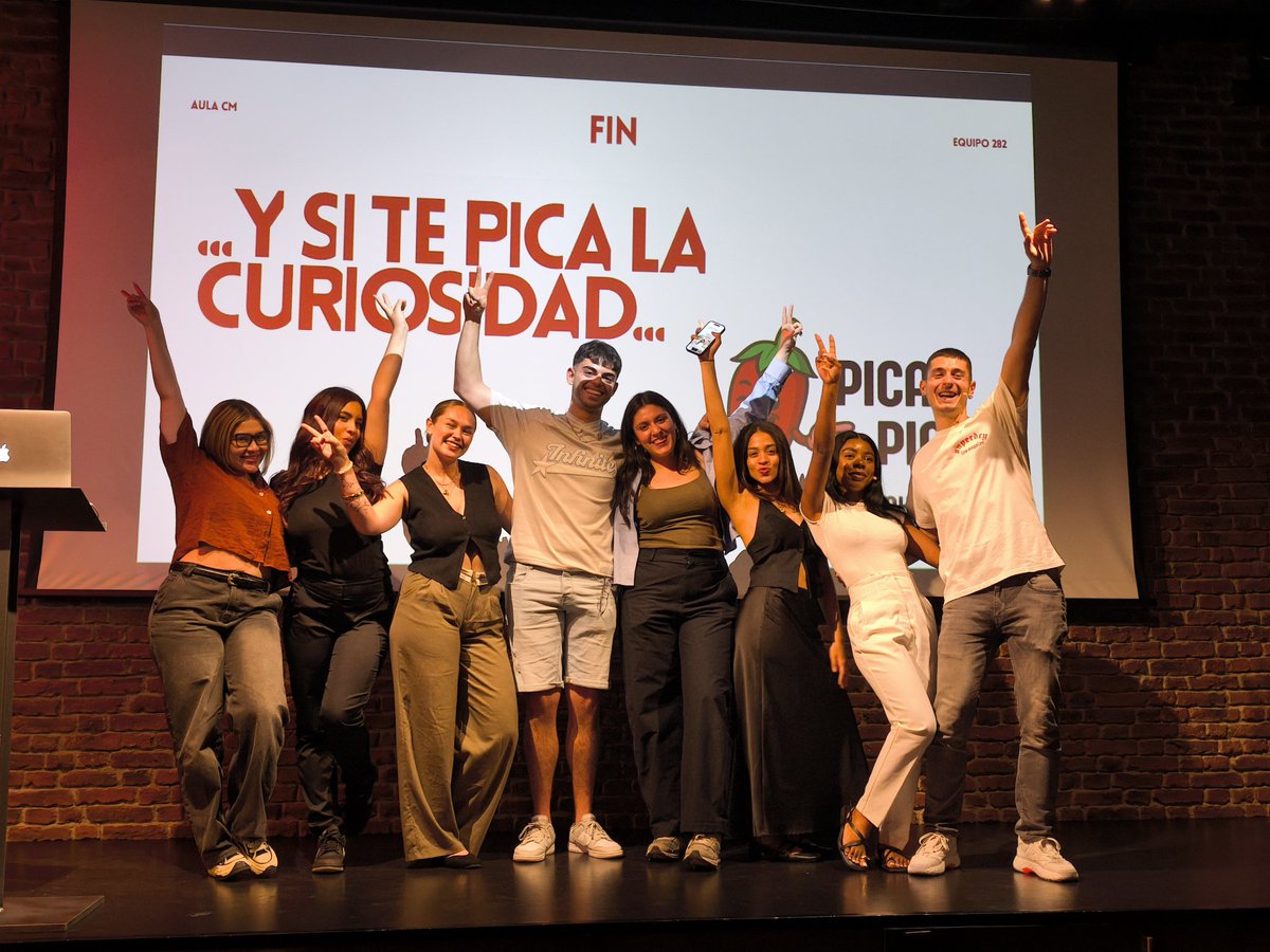 Bea Martín Calvo (@beamartincalvo) on Twitter photo La agencia <a href="/picapicamkt/">Pica Pica MKT</a> lo dio todo en su presentación final del curso de Community Manager de <a href="/aulaCM/">Aula CM - Escuela de Comunicación y Marketing</a> 👏🙌 La agencia <a href="/picapicamkt/">Pica Pica MKT</a> lo dio todo en su presentación final del curso de Community Manager de <a href="/aulaCM/">Aula CM - Escuela de Comunicación y Marketing</a> 👏🙌