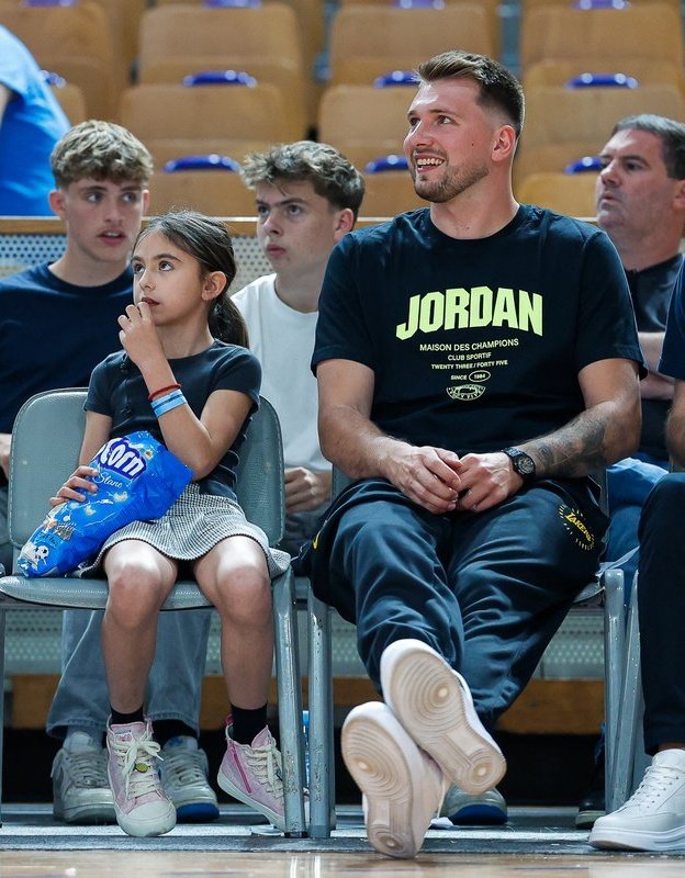 LukaUpdates's tweet photo. Luka Dončić yesterday https://t.co/mM1paEci7B
