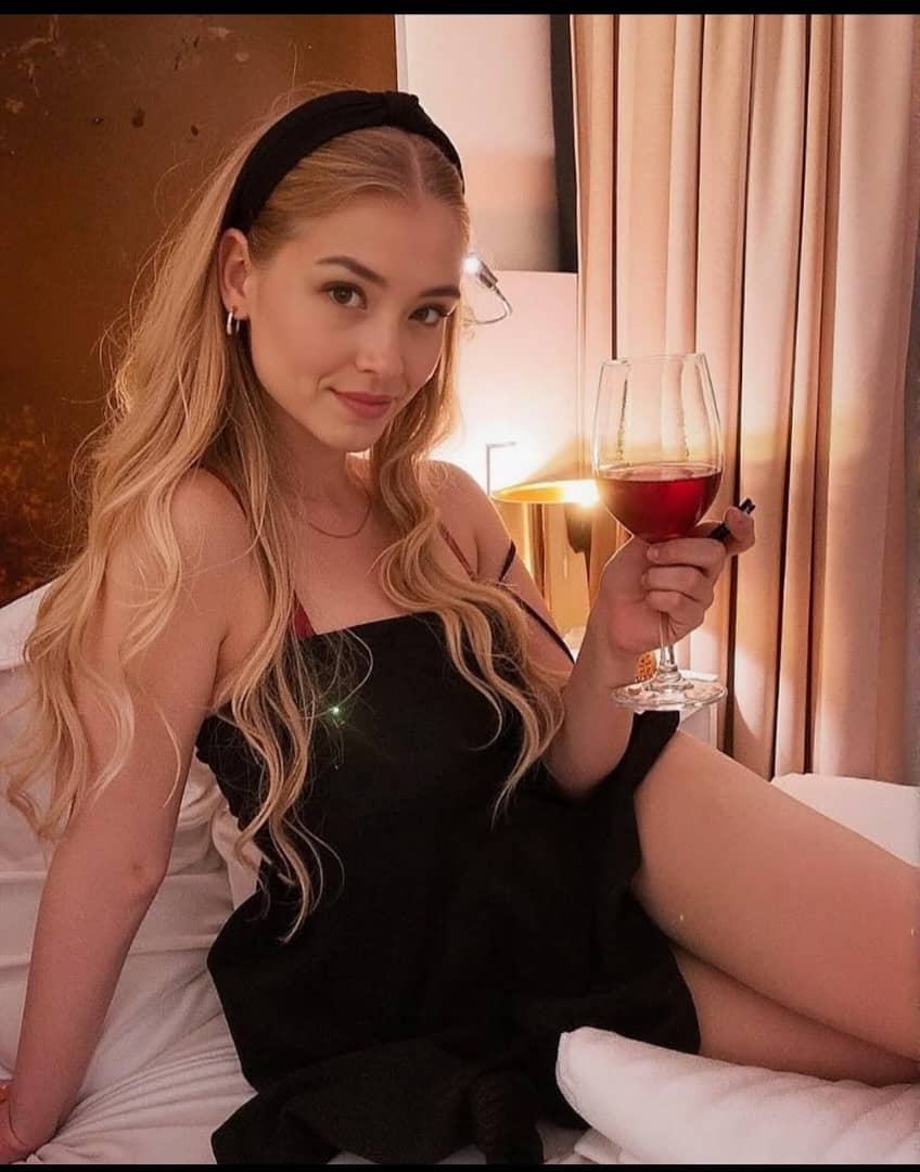 itslunasin's tweet photo. Do you wanna have a taste?💦💦

#ExclusiveContent https://t.co/94ceEooqI1