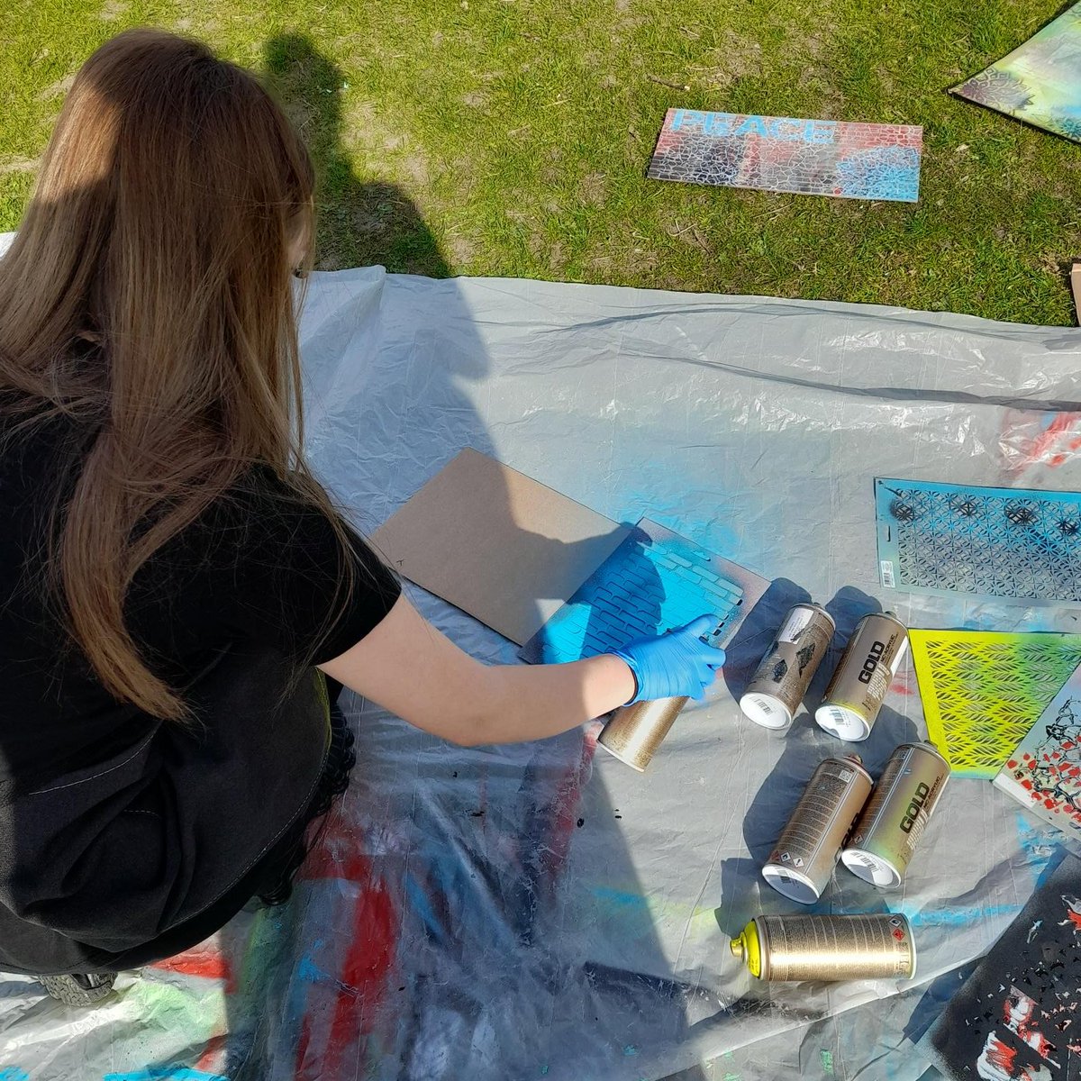 Let’s spray love across the walls of conformity 🎨❤️
Flip the script with art that disrupts - Miss B #BanksyInspired #RebelWithACause #LoveIsResistance #GraffitiWithMeaning #ChallengeTheNorm #SpreadTheLove #ThisIsAP 💥🖌️👼