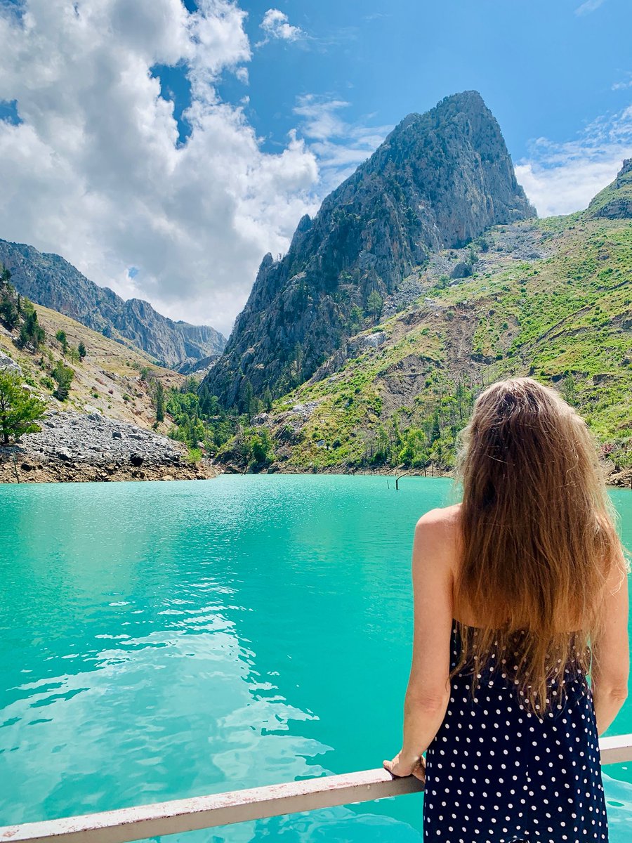 We zijn terug uit Turkije. Het hoogtepunt van ons weekje Alanya (en omgeving) was de Green Canyon. Kijk wat mooi, dat water! 
Je zou niet denken dat dit Turkije is hè?

Op Instagram kun je lezen aan welke bestemmingen deze foto anderen deed denken: instagram.com/p/DKffDsaIH3x/… #reizen