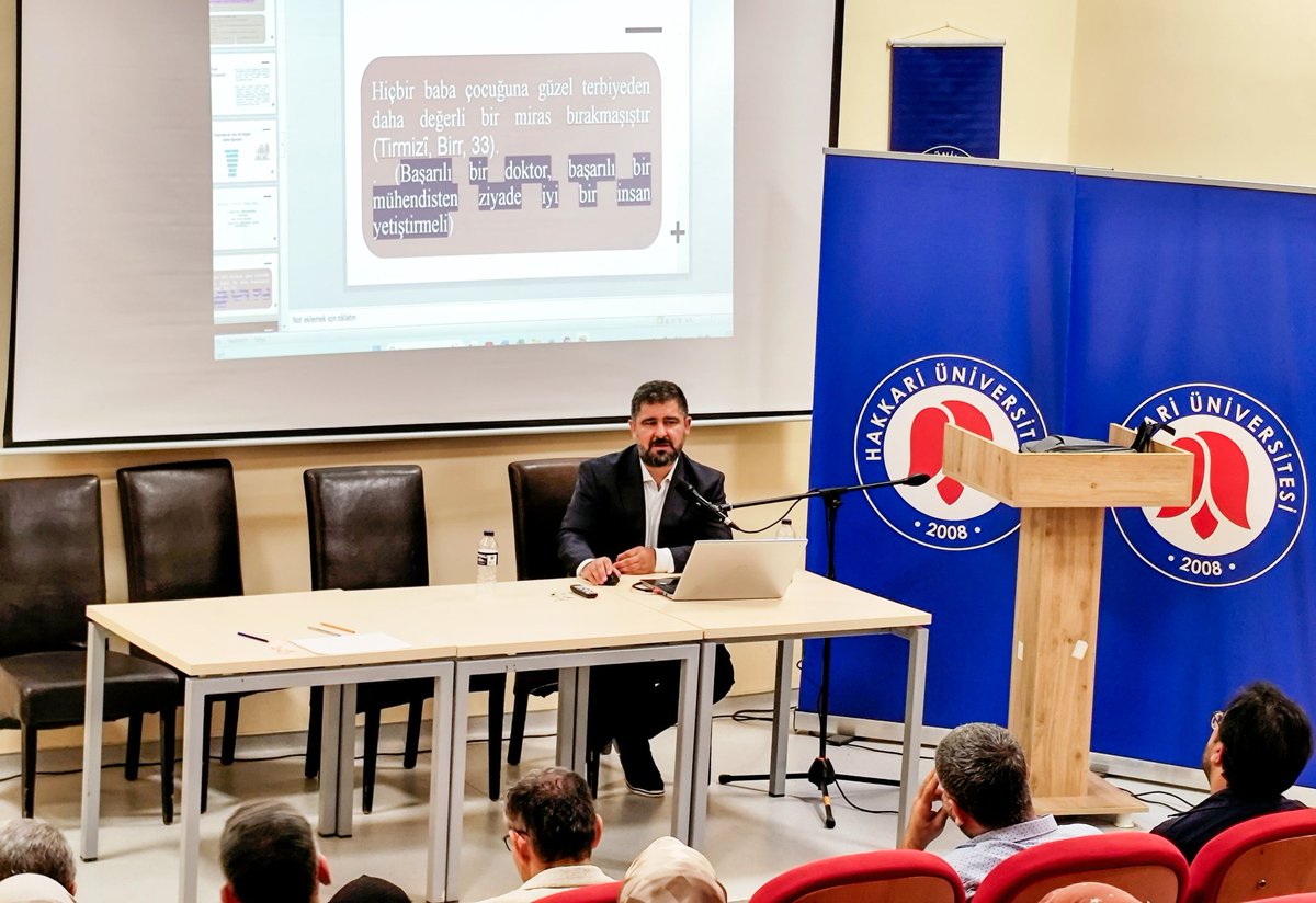 hakkariuniv's tweet photo. 💠 Üniversitemiz İlahiyat Fakültesi tarafından "Zap Akademisi Seminerleri-4" kapsamında, “Fıkıh Penceresinden Birey ve Aile Mahremiyeti” konulu seminer gerçekleştirildi.

.
.

👉 https://t.co/gYDqq6OkH8

.
.

#hakkariüniversitesi 
#hakkari 
#hakkariuniv https://t.co/Hjys6KnTLK