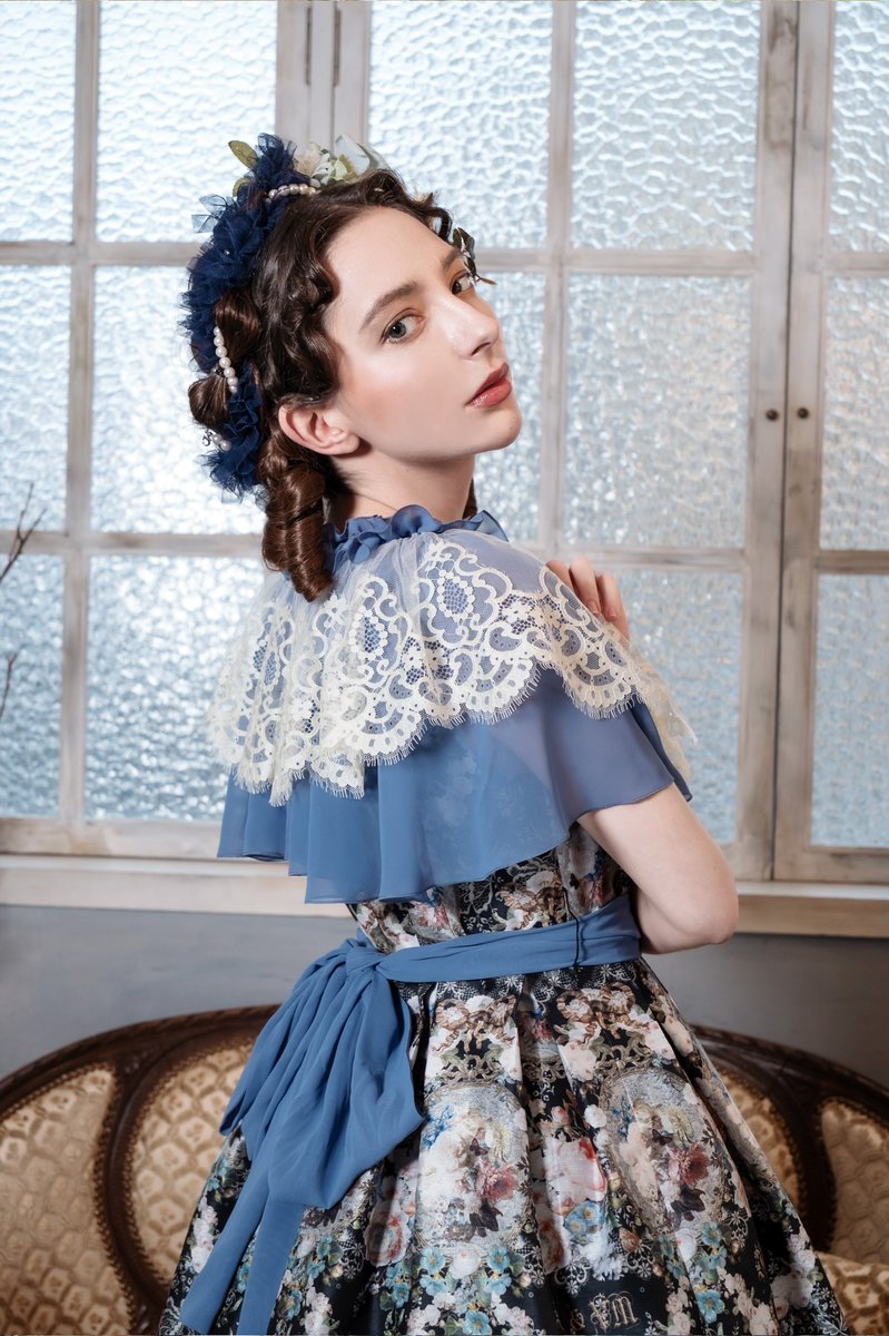 J_et_J's tweet image. あなたは、どんな“儚さ”を纏いたい？

幻想のあわいに咲く、Eden ROSE。
“私だけの記憶”を、この一着とともに。

✦オンライン6月16日（月）10：00まで予約終了
juliette-et-justine.com/products/j-v-e…

#JulietteetJustine #Victorianmaiden #EdenROSE #ロリータファッション #幻想ドレス #記憶に咲く薔薇