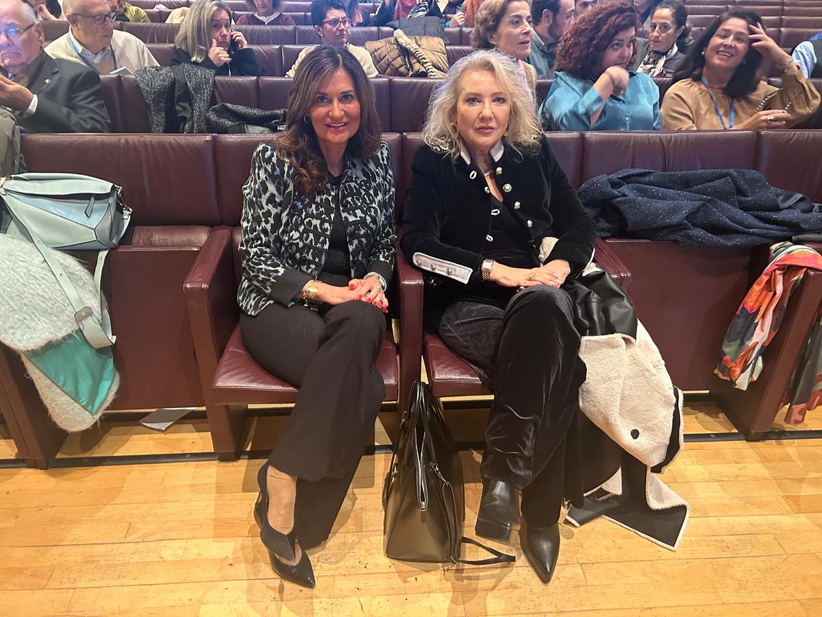 aeafa (@aeafaabogados) on Twitter photo 👏👏👏Enhorabuena a Nuria Auxiliadora Orellana, que se incorporarán a la Sala Primera del Supremo.
En #Cádiz nos dio una espléndida ponencia sobre la liquidación de la sociedad de gananciales.
En la imagen, con nuestra presidenta, <a href="/lopezmuelasv/">Lola López-Muelas</a>, en las jornadas gaditanas. 👏👏👏Enhorabuena a Nuria Auxiliadora Orellana, que se incorporarán a la Sala Primera del Supremo.
En #Cádiz nos dio una espléndida ponencia sobre la liquidación de la sociedad de gananciales.
En la imagen, con nuestra presidenta, <a href="/lopezmuelasv/">Lola López-Muelas</a>, en las jornadas gaditanas.