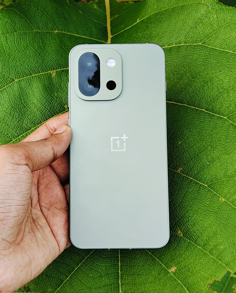 Asurhai's tweet photo. Ye phon dilane wali toh
Ek bandi to mai bhi deserve krta hu......!!🫠❤️
#OnePlus13s https://t.co/EXkQo5tZ8k