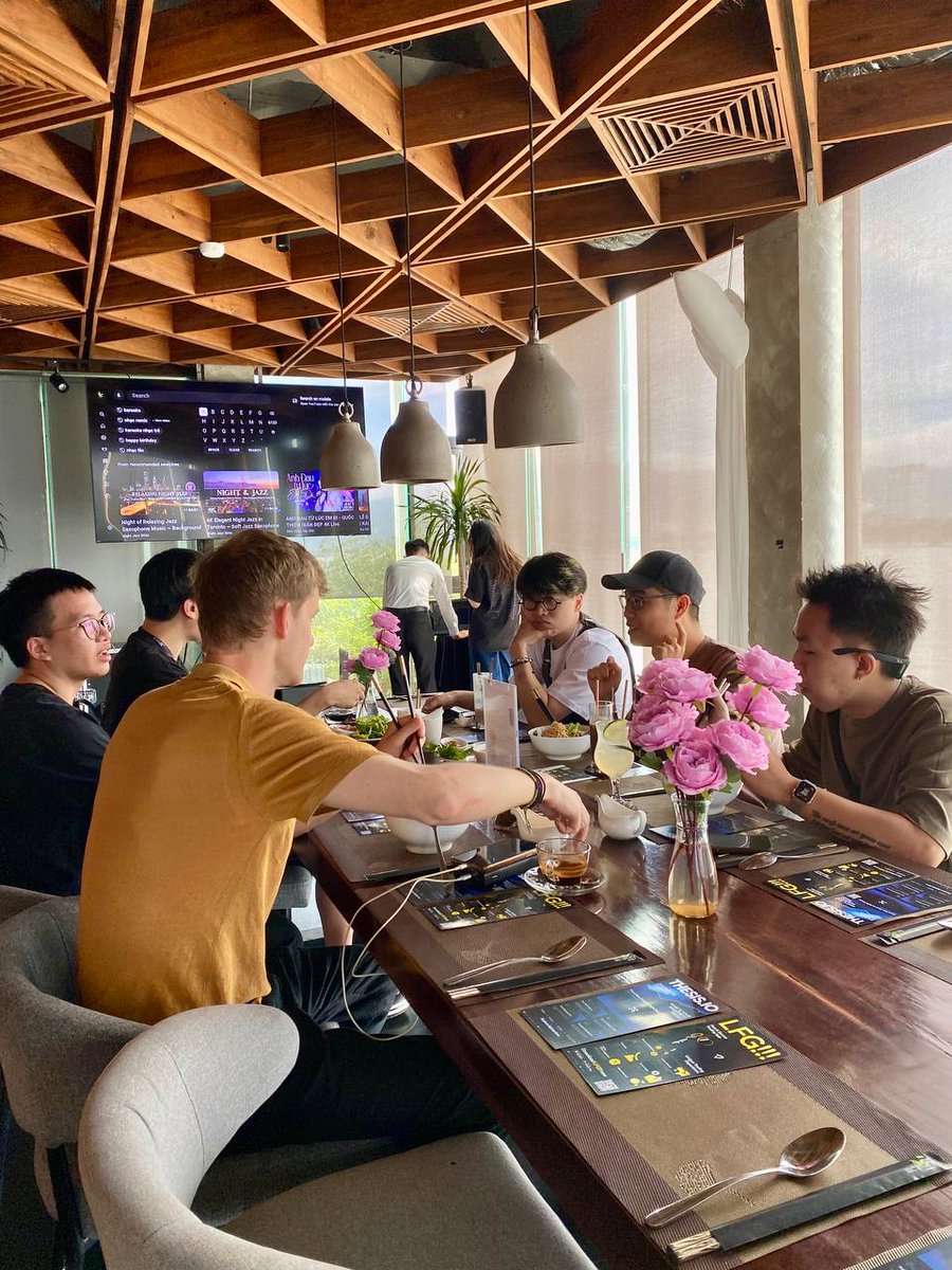 oraichain's tweet photo. Brunch, good vibes, and even better convos
Canโt think of a better way to spend the day talking Web3 x AI & all things Oraichain. โจ https://t.co/nOWfEZSztv
