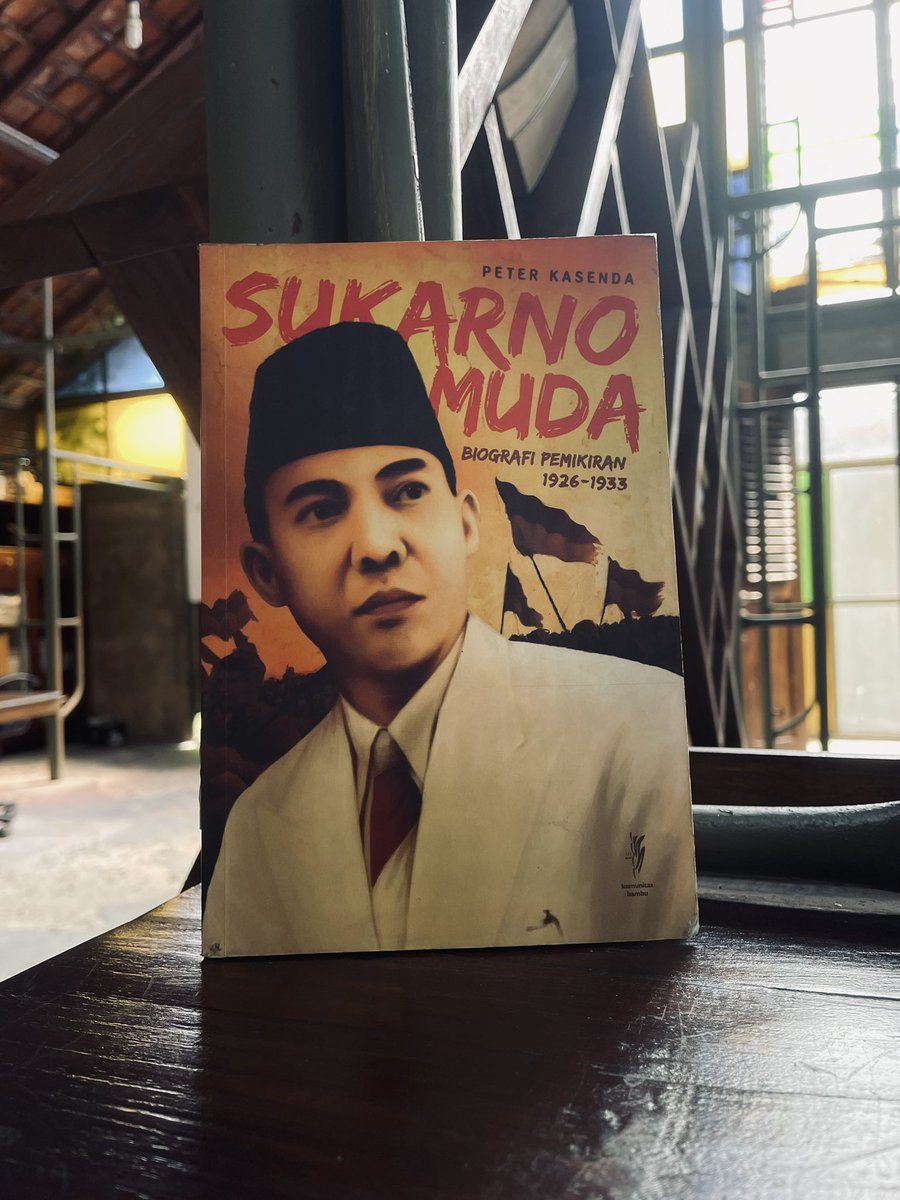 “Nasionalisme, Islam, dan Marxisme mempunyai perbedaan pandangan yang jelas. Namun, Sukarno melihatnya sebagai kenyataan yang hidup dalam masyarakat...