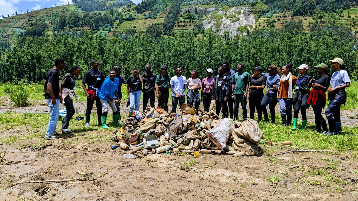 We are the first step towards a healthy world. Together, we #BeatPlasticPollution. Happy World Environment Day!💪🌳