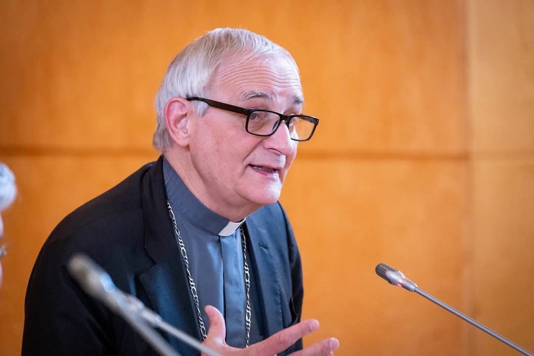 DavideSilvestr6's tweet image. Un comunista alla #CEI. 
“Grazie” a #bergoglio ne abbiamo viste di tutti i colori.