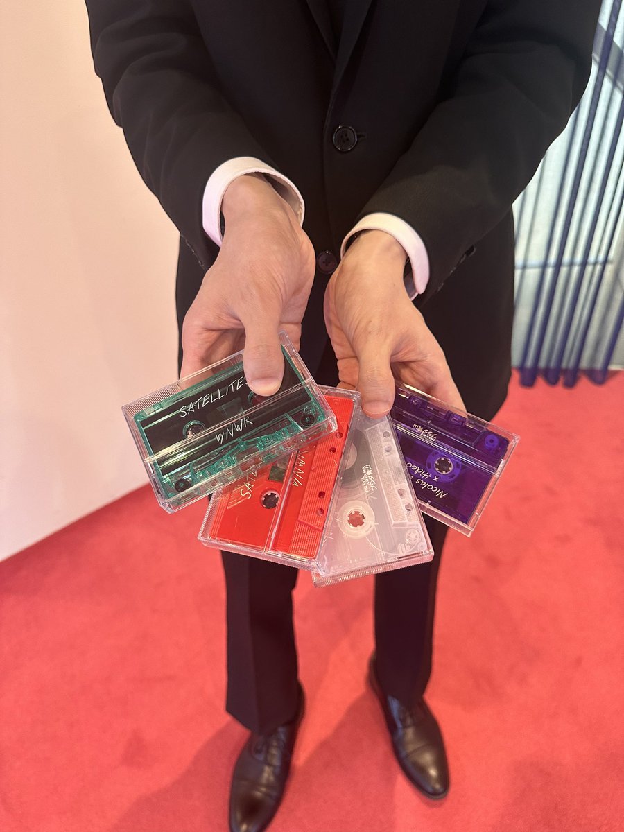 非売品 プラダ ニコラス＆小島秀夫展 PRADA カセットテープ パープル