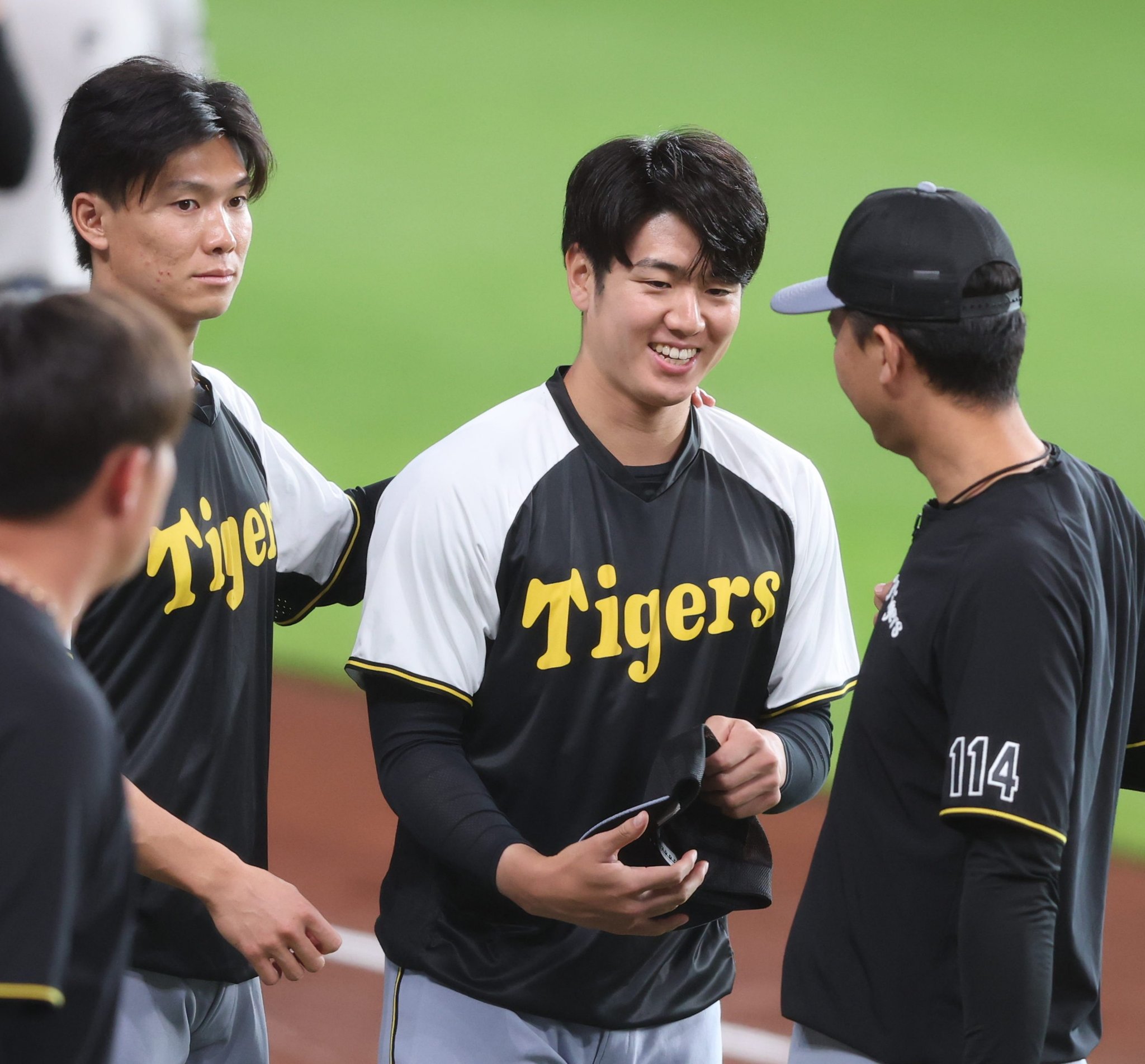 【匿名配送】①選抜　アガべ　太陽神錦　TC 白中斑　サイズ大 藤浪が161球投げさせられた」事件…金本知憲の“懲罰采配”、藤浪