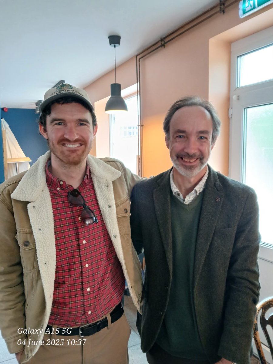 Hey, look who's in town ... why none other than the acclaimed US novelist Edward Matthews, author of the brilliant (and prescient) Border Memories - last few copies available from watermarkpress.co.uk But who is that old man?