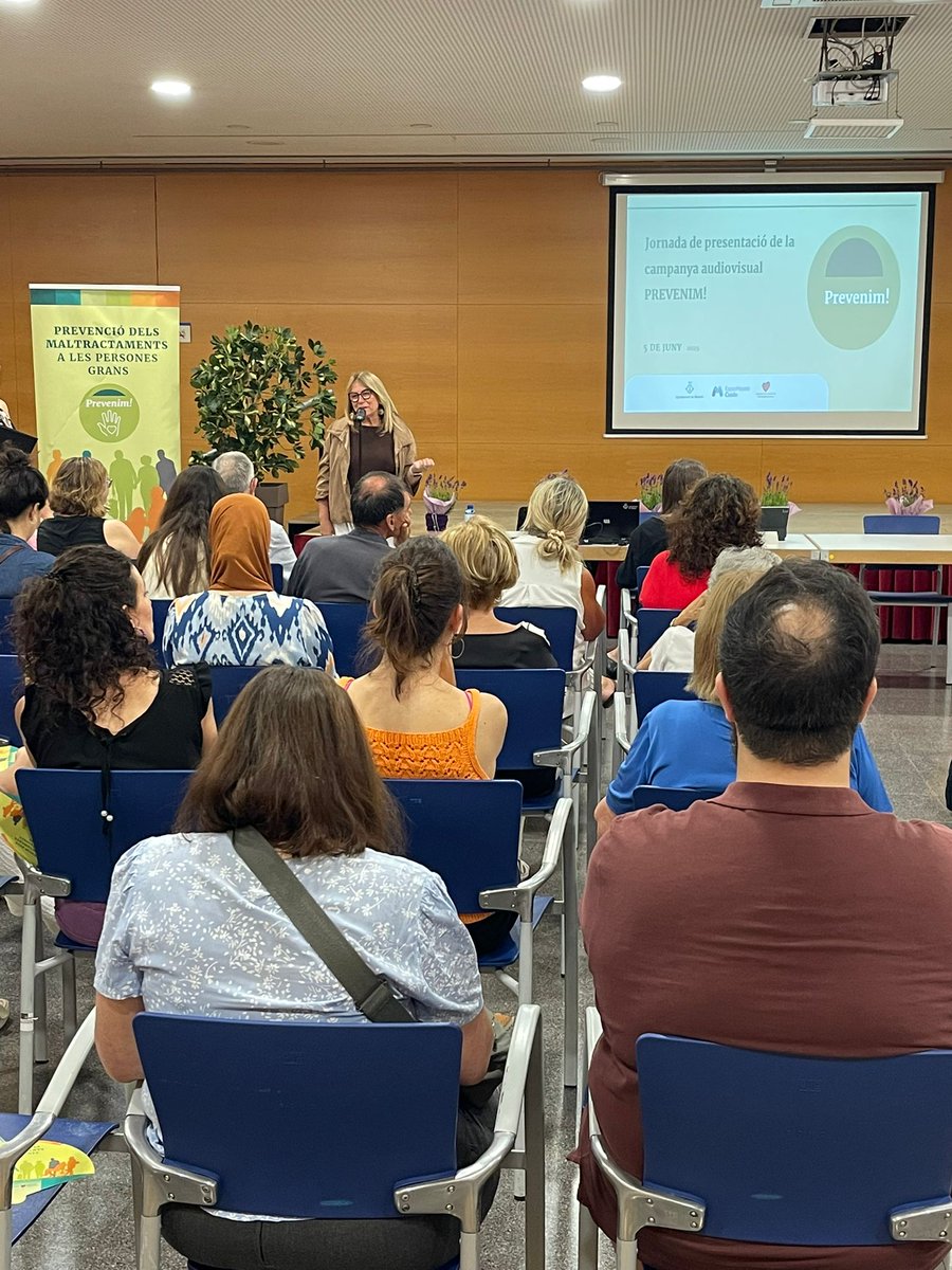 Mataró ciutat cuidadora (@matarocuida) on Twitter photo <a href="/matarocat/">Ajuntament de Mataró</a> <a href="/CareCityLab/">CareCityLab</a> Arrenca la jornada amb la benvinguda institucional a càrrec de @lauraseijo7, regidora de Ciutat Inclusiva i Saludable de l’<a href="/matarocat/">Ajuntament de Mataró</a>,
💬 Obrim el dia posant el focus on cal.
#Prevenim #MataróCiutatCuidadora <a href="/matarocat/">Ajuntament de Mataró</a> <a href="/CareCityLab/">CareCityLab</a> Arrenca la jornada amb la benvinguda institucional a càrrec de @lauraseijo7, regidora de Ciutat Inclusiva i Saludable de l’<a href="/matarocat/">Ajuntament de Mataró</a>,
💬 Obrim el dia posant el focus on cal.
#Prevenim #MataróCiutatCuidadora