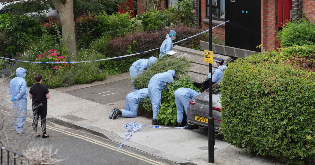 genjustlaw's tweet photo. II. THE SUSPECT: YOSTIN ANDRES MOSQUERA
Mosquera, 35, arrived in the UK in early 2024.
CCTV showed him dragging a suitcase through central Bristol.
He was arrested at Temple Meads station on July 13, 2024.
Charged two days later.
#UKNews #MurderCase #TrueCrimeUK #TrueCrime https://t.co/NPSaVHe9sd