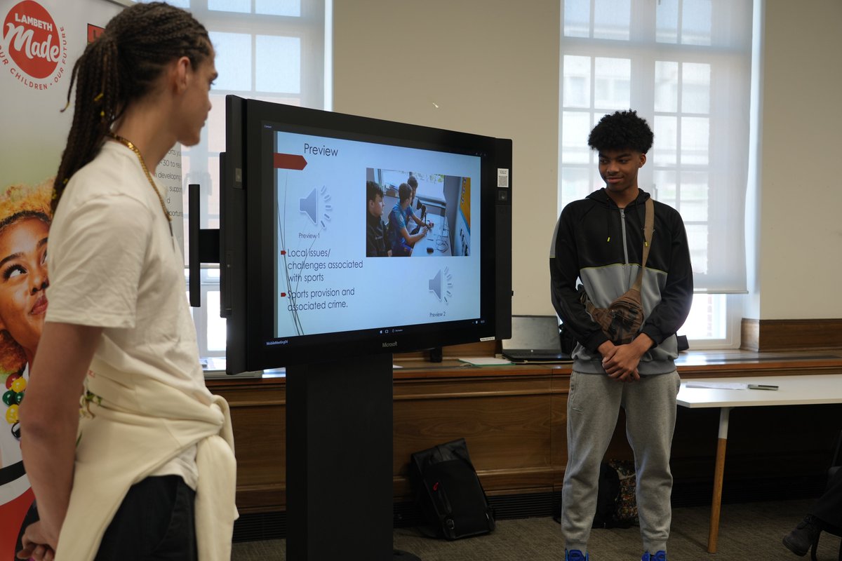 🐉 6 schools, 9 social enterprises, 1 incredible day!
Our Dragons’ Den saw young people pitch powerful ideas tackling real-world issues. 💡👏

#LambethMade #DragonsDen2025 #YouthVoice #SocialEnterprise