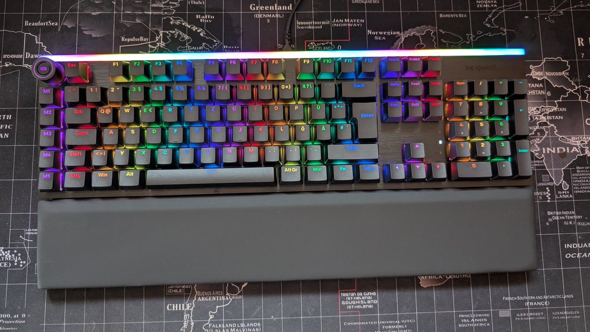 rammiLPs's tweet image. Heute kam die @bequietofficial Tastatur Light Mount Silent Tactile DE"vom Mai Gewinnspiel von @webspaceverkauf und @eisenp3lz an.Und ich muss sagen das ging alles Sau schnell und dir Tastatur ist Bombe leise und soviel Bunt🥰 Mal schauen ob ich's so lass oder eine bestimmte nehm
