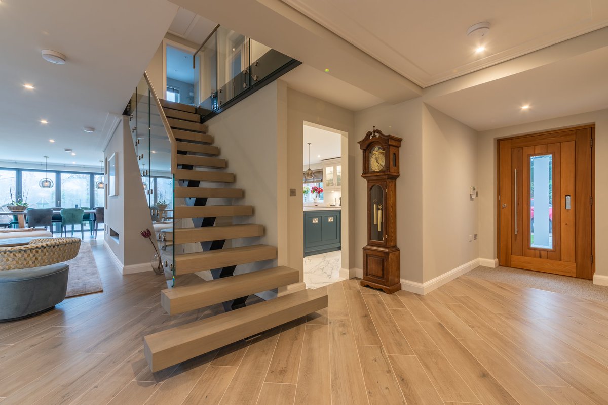 JamieLedwith's tweet image. Mixing it up today with a drone video tour of a property

#photographer #dronephotography