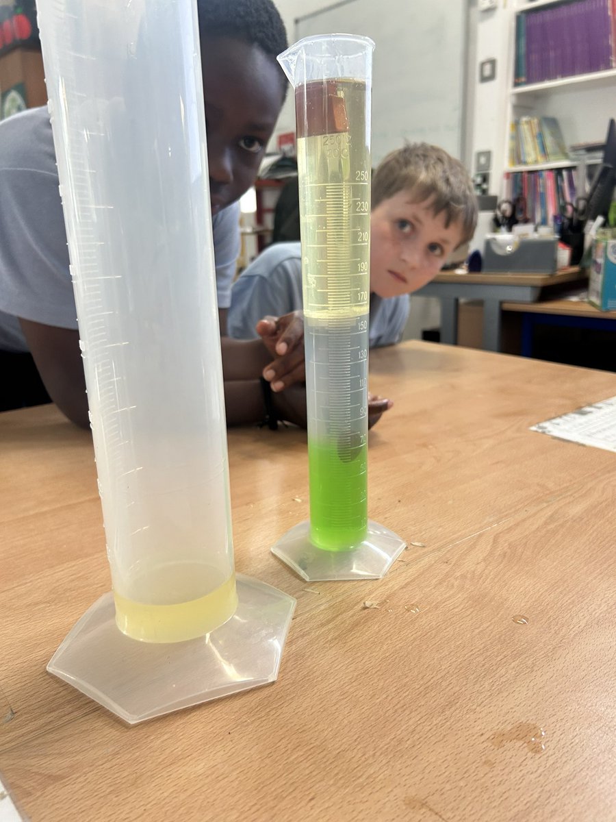 FaughartCNS's tweet image. 💧🥤🍶 Science in action!
We investigated the weight of different liquids — predictions were made, results revealed, and minds blown! 🔍⚖️
Hands-on learning at its best!
#PrimaryScience #STEMlearning #CuriousMinds