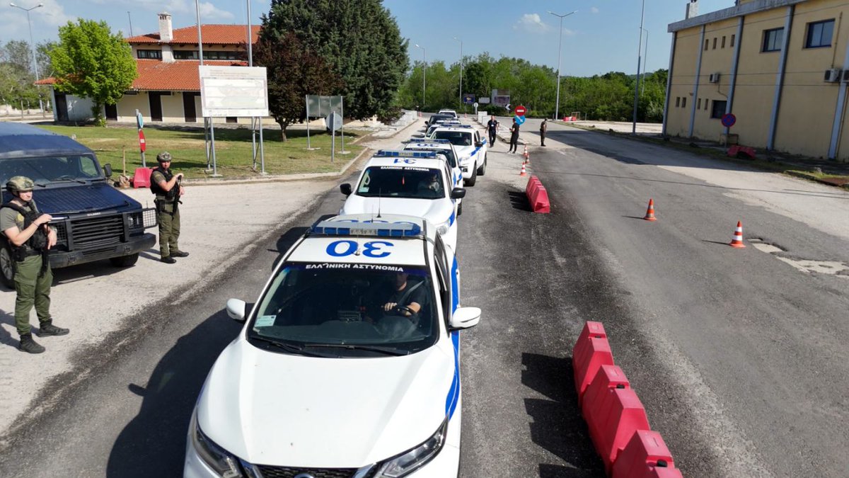 FLEXI-cross tweet media