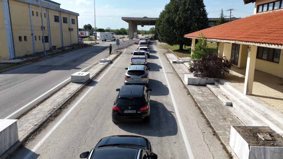 FLEXI-cross tweet media