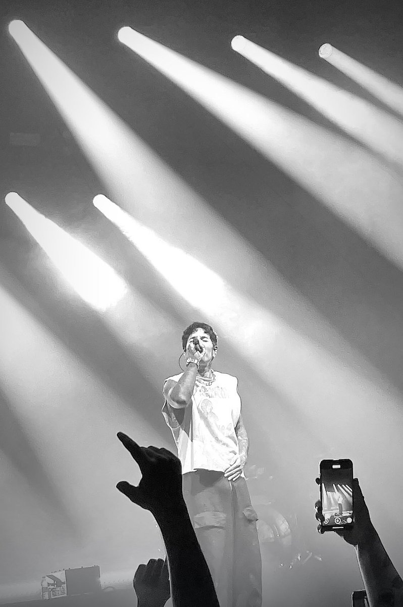 WetzigMedia's tweet photo. Gestern im Kölner Palladium: Bring Me The Horizon live – und was für ein Erlebnis! Die intime Atmosphäre machte das Konzert zu etwas ganz Besonderem. Ein echtes Highlight: Die Band performte ihr Wonderwall-Cover zum allerersten Mal live! Danke, BMTH! 🖤 https://t.co/zapzY5WlTq