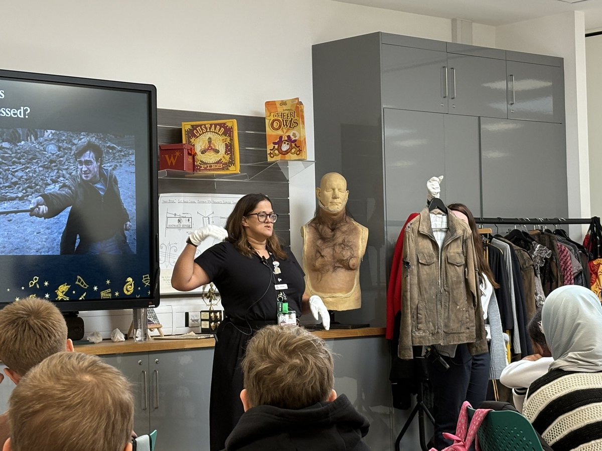 Our workshop is all about the art of costume distressing. <a href="/StPeteratGowts/">Saint Peter at Gowts</a> <a href="/mrsthornespag/">Mrs Thorne</a> <a href="/mrscookspag/">mrscookspag</a> <a href="/mrlawspag/">Mark Law</a>
