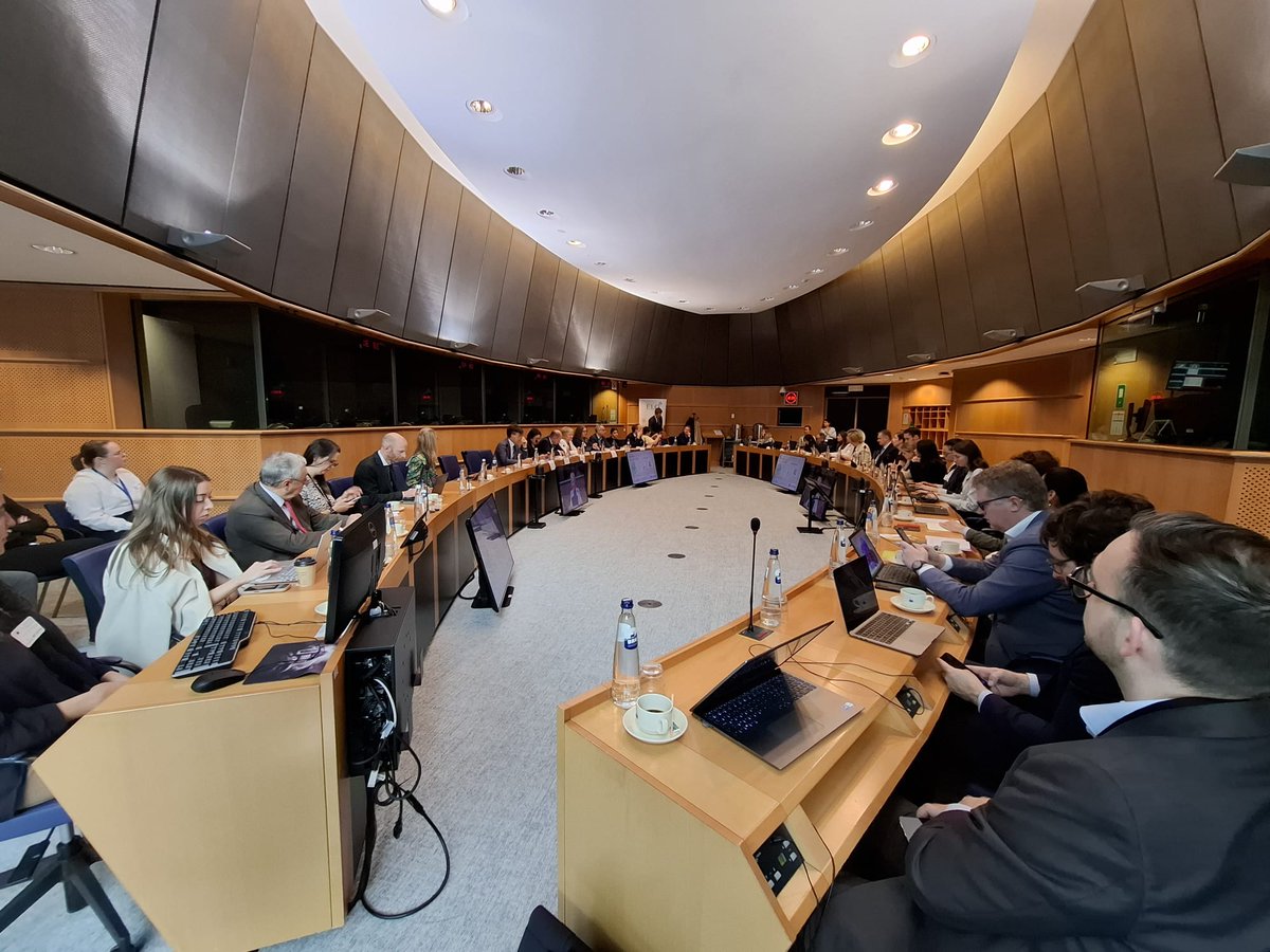 🚨 We're live!

How can the European biofuel sector realistically evolve to support the EU's energy transition, boost farm income, decarbonise farming, and protect food security?

The “Biofuels: Growing Sustainable Energy” event kicks off. We are happy to host as speakers:

 -