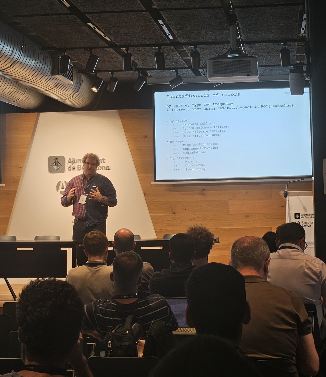 "Taxonomy of errors for large scale ​HPC/AI environments​" by Joshua Mora (CEO / SYSTEM-STACK)

#HPCKP25 #HPCKP
