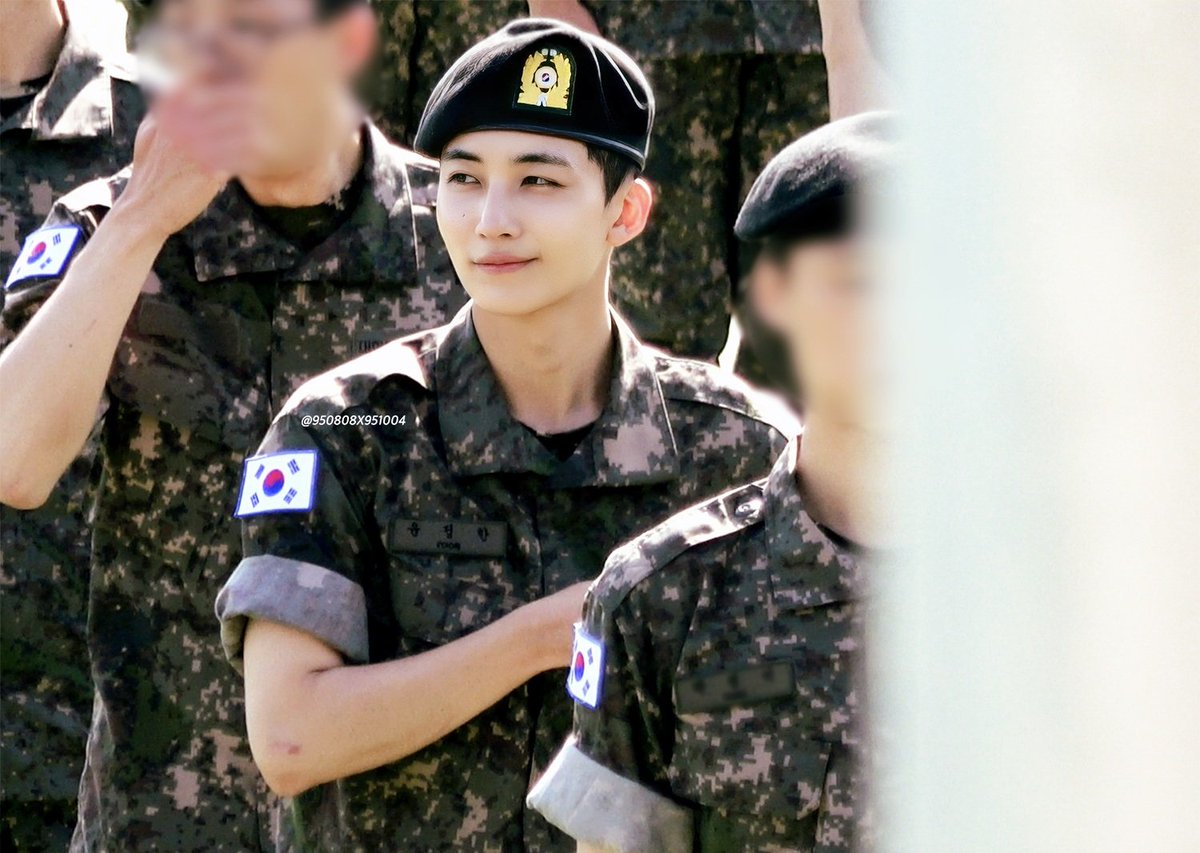 950808X951004's tweet image. 250605 수료식
#정한 #JEONGHAN #ジョンハン #세븐틴 #SEVENTEEN