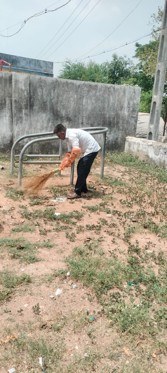 animal husbandry branch district panchayat Ahmedab (@daho_ahmedabad) on Twitter photo પશુપાલન શાખા જિલ્લા પંચાયત અમદાવાદ હસ્તકની પશુસારવાર સસ્થાઓ દ્વારા વિશ્વ પર્યાવરણ દિવસની ઉજવણી સંદર્ભે પ્લાસ્ટિક વેસ્ટ એકત્રિત કરી યોગ્ય નિકાલ કરવામાં આવ્યો ,વૃક્ષારોપણ તથા સ્વચ્છતા અભિયાન હાથ ધરવામા આવ્યુ.
<a href="/CollectorAhd/">Ahmedabad Collector</a> <a href="/dp_amdavad/">DDO AHMEDABAD</a> <a href="/DoahGujarat/">Department of Animal Husbandry, Gujarat</a> પશુપાલન શાખા જિલ્લા પંચાયત અમદાવાદ હસ્તકની પશુસારવાર સસ્થાઓ દ્વારા વિશ્વ પર્યાવરણ દિવસની ઉજવણી સંદર્ભે પ્લાસ્ટિક વેસ્ટ એકત્રિત કરી યોગ્ય નિકાલ કરવામાં આવ્યો ,વૃક્ષારોપણ તથા સ્વચ્છતા અભિયાન હાથ ધરવામા આવ્યુ.
<a href="/CollectorAhd/">Ahmedabad Collector</a> <a href="/dp_amdavad/">DDO AHMEDABAD</a> <a href="/DoahGujarat/">Department of Animal Husbandry, Gujarat</a>
